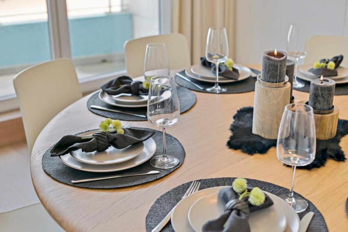 Huswell - Panoramic Seaview Apartment In 'T Zoute Кнокке-Хейст Экстерьер фото