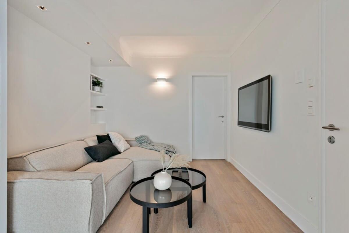 Huswell - Panoramic Seaview Apartment In 'T Zoute Кнокке-Хейст Экстерьер фото